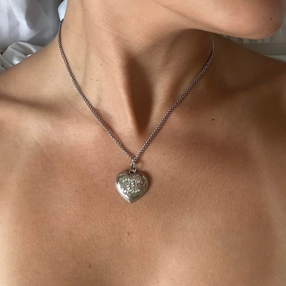 Chanel Elegant Silver Heart Pendant Necklace
